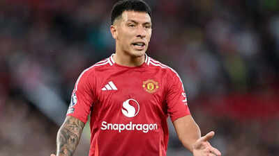 Manchester United confirm Lisandro Martinez cruciate ligament injury