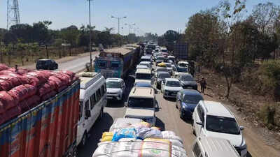70-km traffic jam at MP-UP border as Kumbh influx surges