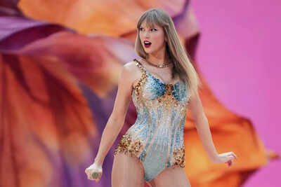 Taylor Swift’s booing at Super Bowl LIX possibly tied to ongoing Blake Lively-Justin Baldoni controversy, fans believe