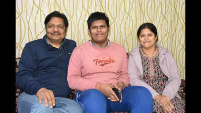 Dhanbad’s Abhimanyu Tebriwal becomes state JEE (M) topper with 99.99 percentile