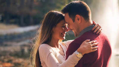 7 types of hugs and what they secretly reveal about your relationship