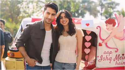 Khushi Kapoor and Ibrahim Ali Khan start 'Nadaaniyan' promotions with a fun auto ride