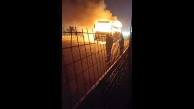 1 dead, 51 escape as bus from Maha Kumbh to Rajasthan goes up in flames on Agra-Lucknow expressway