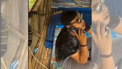 “Snakes dropping from nowhere!”: Snake lunges at man, but his cap saves his life