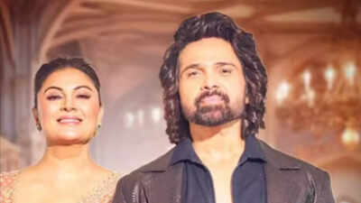 "Himesh Reshammiya looks at himself in the mirror for '4 HOURS'," reveals his wife, Sonia Kapoor