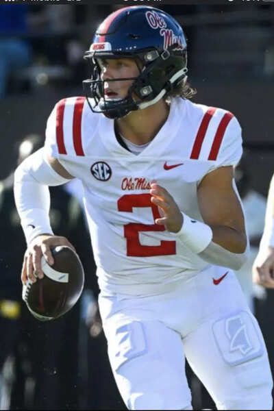 Is Jaxson Dart the next in line to succeed two-time Pro Bowler on this NFC Playoff contender?