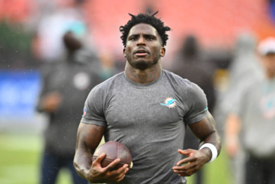 Mike McDaniel Breaks Silence on Tyreek Hill’s Surgery & Jevon Holland’s Future