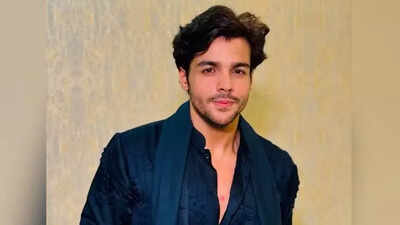 Ashish Chanchlani shares an emotional video on amid India’s Got Latent controversy; says, ‘lad lenge situation se’