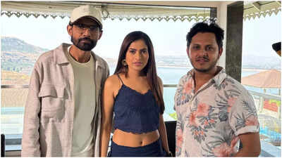 Ayushi Tiwari joins Qaseem Haider Qaseem for the new song 'Hhasrat'
