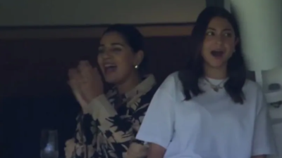 Viral throwback moment: Anushka Sharma and Sanjana's priceless reaction to Australia's last-wicket fall