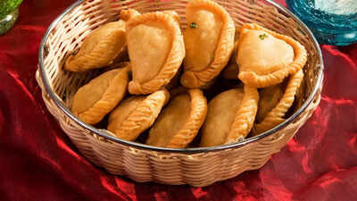 6 ways to make Gujiya more crispy