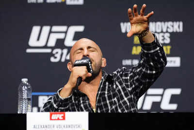 UFC 314 press conference: Alexander Volkanovski sings to Diego Lopes while Patricio Freire reminds the former UFC featherweight of a previous bet