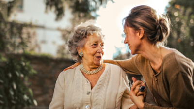 How Reminiscence Therapy Assists Individuals with Dementia
