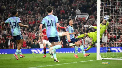 Arsenal title bid fades after Manchester United draw as Chelsea go fourth