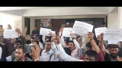 Diamond workers union threatens strike