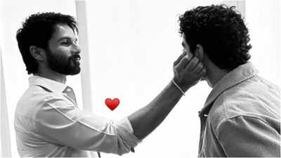 Shahid Kapoor and Ishaan Khatter behave like "sahelis" on work set, take a look
