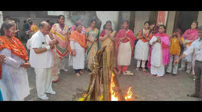 Rajkumar Kewalramani School holds ‘Holika Dahan’ ceremony