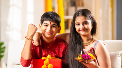 Bhai Dooj 2025: 50+ Beautiful Messages From Sisters To Their Brothers On Holi Bhai Dooj 2025