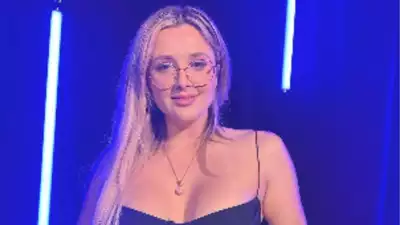New Zealand’s top porn star Layla Kelly explains how she left the corporate world for better work-life balance