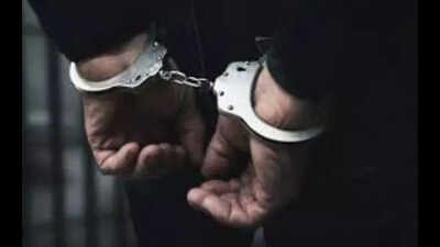Three held for robbing elderly woman of gold jewellery