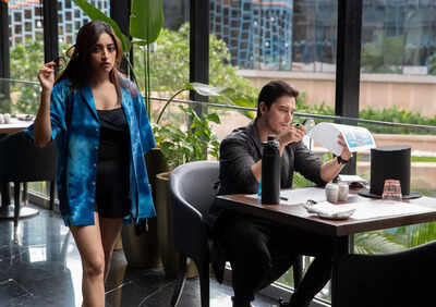 The teaser of Check In Cheque Out is out