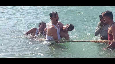 UP cop saves lives of 4 drowning teens at Kheri canal