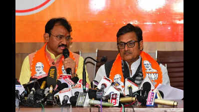 HC orders fresh notices over MLAs’ resignation