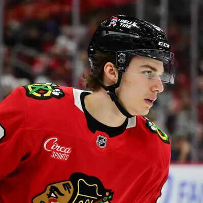"How about sticking up": Blackhawks' coach Anders Sorensen defends Connor Bedard after penalty controversy but gets trolled by fans