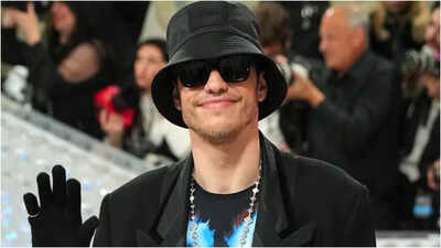 Pete Davidson sparks romance rumors with model Elsie Hewitt during Palm Beach Getaway