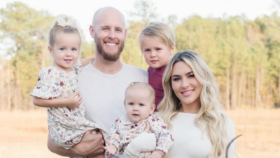 Zack Wheeler's wife Dominique enjoys a beach day with their kids and Phillies pitcher Aaron Nola's children
