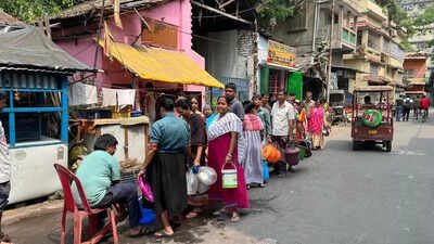 Residents of 23 Howrah wards go without water for nearly 40 hours