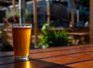 Fizzy or flat: Which leftover Beer to use as a hair rinse for shiny hair?