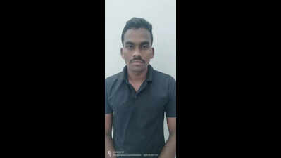 2 held for posing as cops; Rs 1.9L in fake notes found