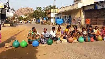 Koppal gets water once a week, residents protest