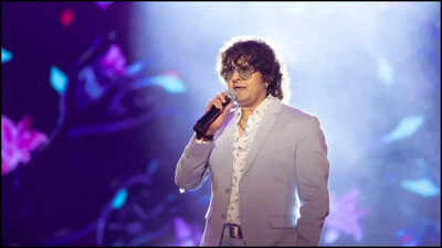 'Only a vape was thrown,' says Sonu Nigam as he dismisses reports of stone pelting at his concert in Delhi Technological University - PIC inside