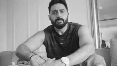 Abhishek Bachchan’s latest monochrome pic sparks viral reactions; a user says, "Looks like Agastya"