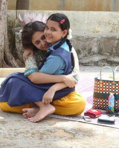 Swastika Mukherjee sparks conversation on hair oiling with a nostalgic post