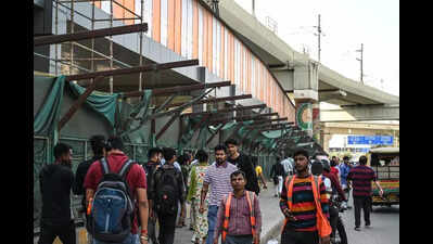 Skywalk not before May, metro commuters bear the brunt