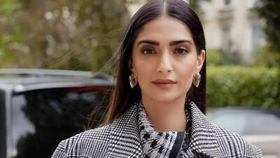 Sonam Kapoor says sister Rhea Kapoor is 'brilliant' as 'Crew' turns 1
