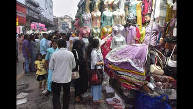 City markets bustle with shoppers ahead of Eid