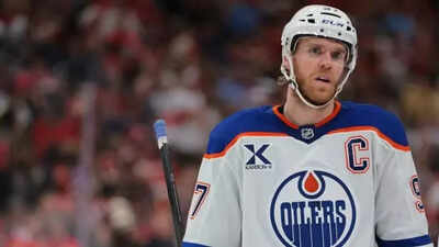 Oilers' Connor McDavid might be returning soon on the ice as he recovers from his injuries NHL insiders suggest