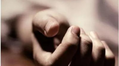Gold trader’s family of four commit suicide by consuming cyanide laced water at Madakasira