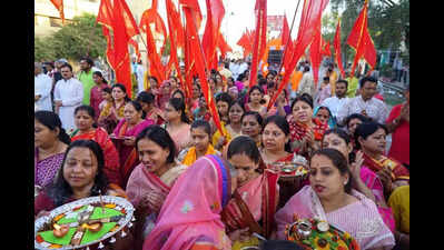 Lakhs throng temples as Chaitra Navratri begins in Kashi, Mirzapur