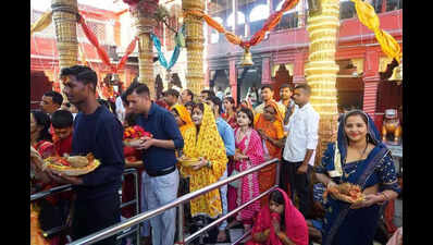 Lakhs throng temples as Chaitra Navratri begins in Kashi, Mirzapur