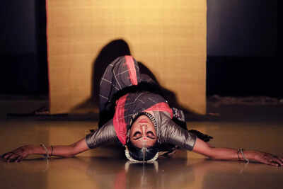 Apar-Kaya: A poetic fusion of dance and Bengal’s textile heritage