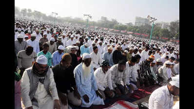 Eid celebrated with fanfare in city