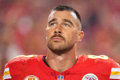 Travis Kelce’s new picture causes fans to panic over his well-being and sparks bizarre misconception