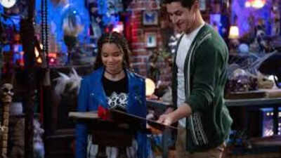 'Wizards Beyond Waverly Place' renewed for second season