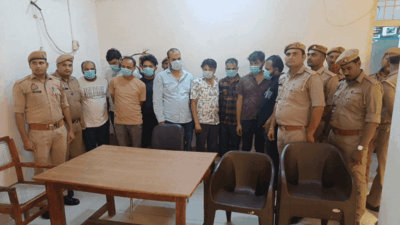 Agra police bust IPL betting racket, 9 held