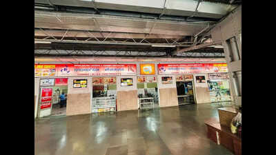 Railway passengers to get north, south Indian cuisine in canteens